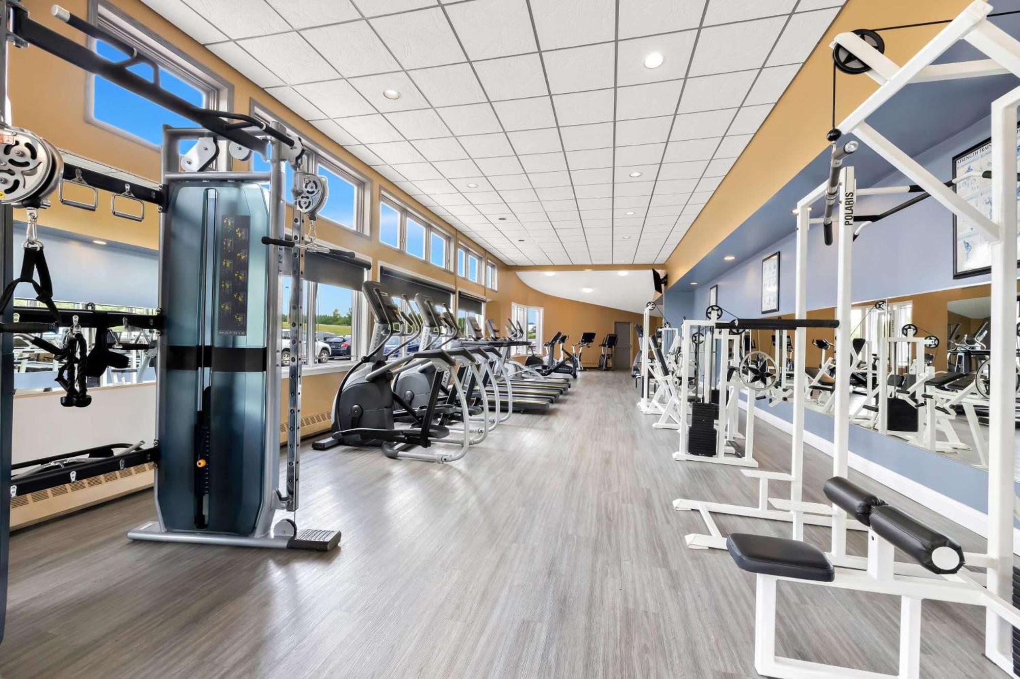 Best Western Plus Norwester Hotel & Conference Centre Тъндърбей Екстериор снимка