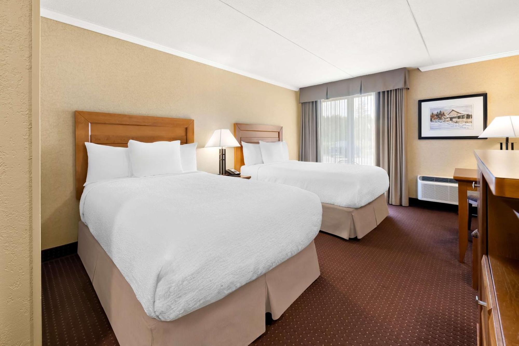 Best Western Plus Norwester Hotel & Conference Centre Тъндърбей Екстериор снимка